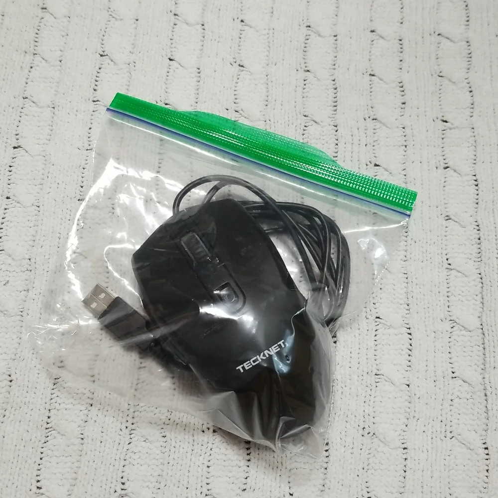 🌴Tecknet Black Wired Mouse